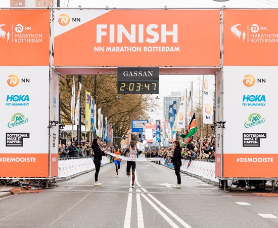 Bashir Abdi wint voor de tweede keer NN Marathon Rotterdam
